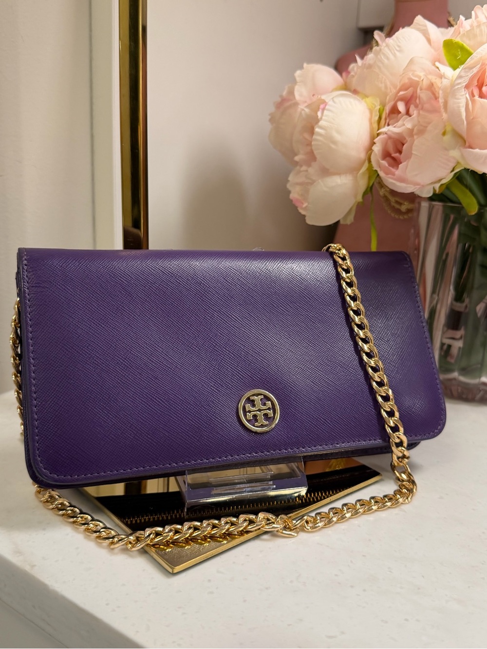 Tory Burch Purple Saffiano Leather Clutch Wallet w Gold Hardware + chain + dusty
